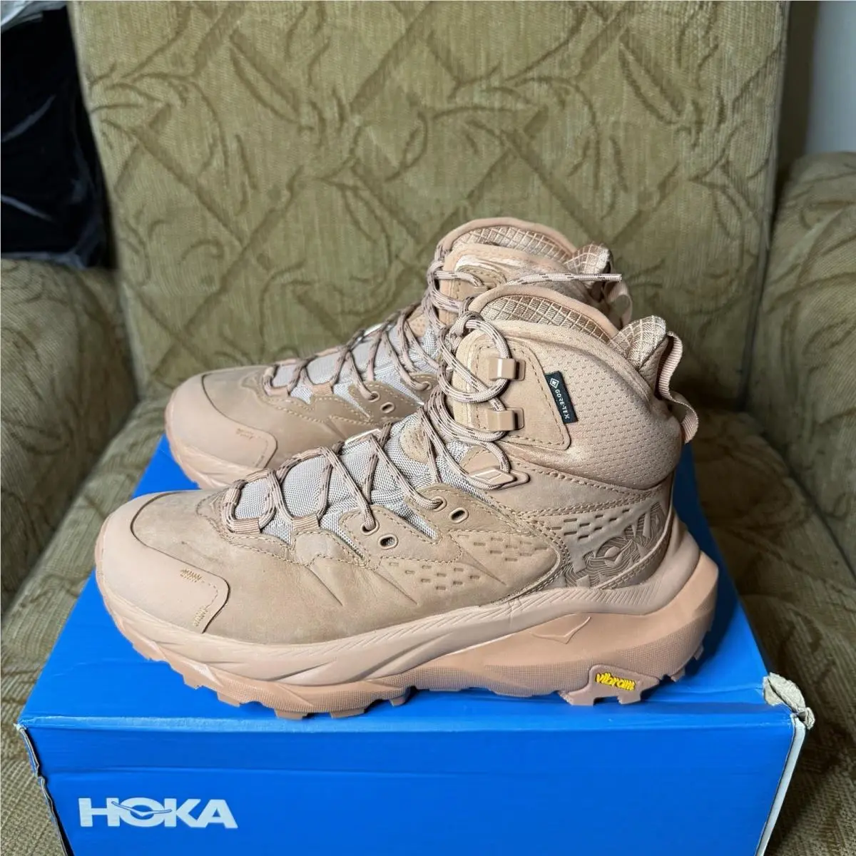 Hoka One One Kaha 2 Gtx Mid Women`s Size 6.5 Trail Hiking Boots Cork Cappuccino