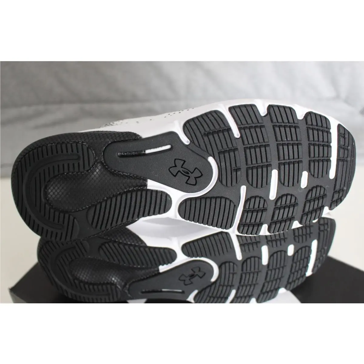 Under Armour shoes - Under Armour HOVR Turbulence - HOVR Turbulence - White 8