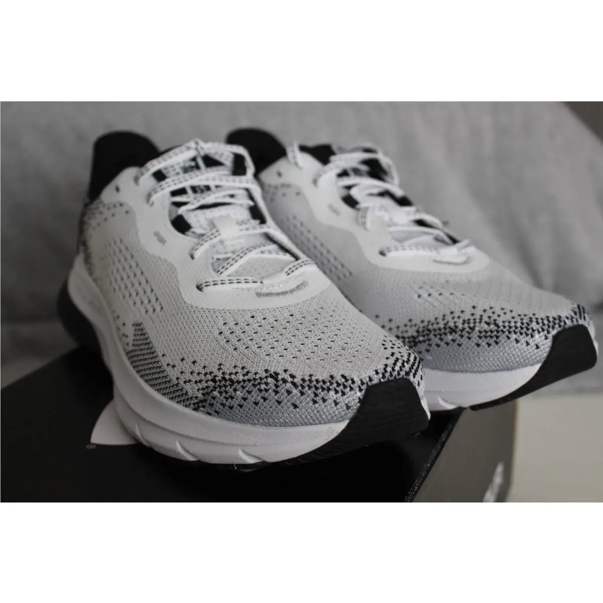 Under Armour shoes - Under Armour HOVR Turbulence - HOVR Turbulence - White 1