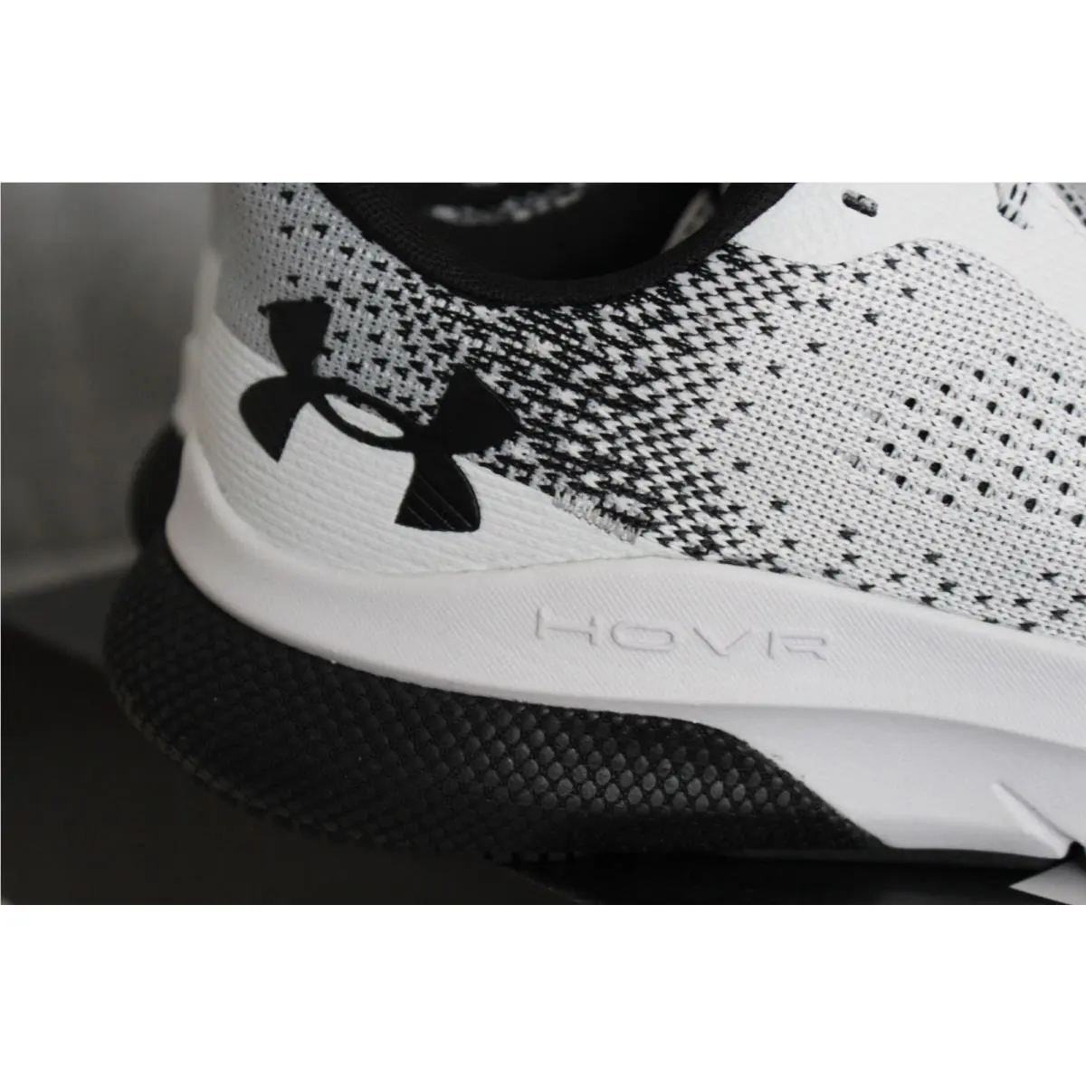 Under Armour shoes - Under Armour HOVR Turbulence - HOVR Turbulence - White 3