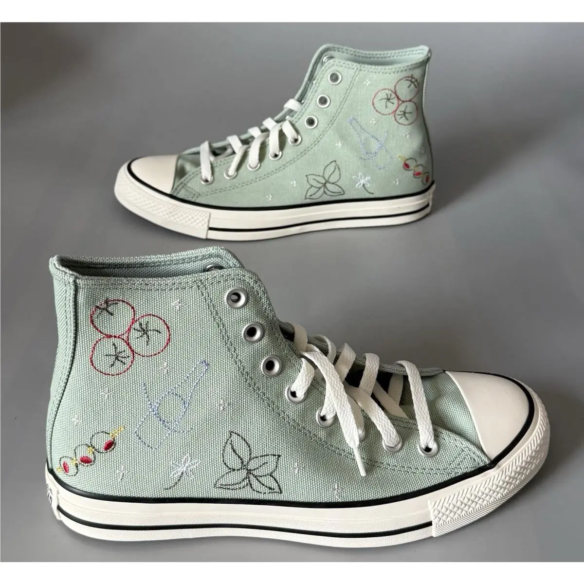 Converse Chuck Taylor High Top Embroidered Light Green — w/ Box — Women 9.5