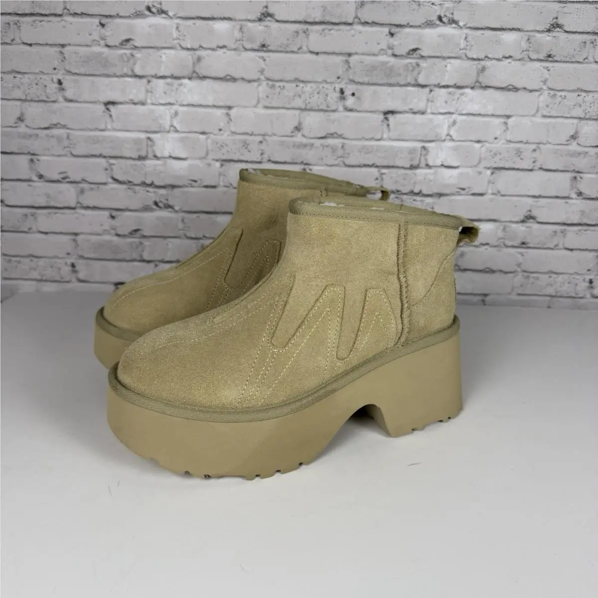 Ugg Ultra Mini New Heights Women`s Ultra Mini Heights Sunwave Ankle Boots Shoes Size US 8