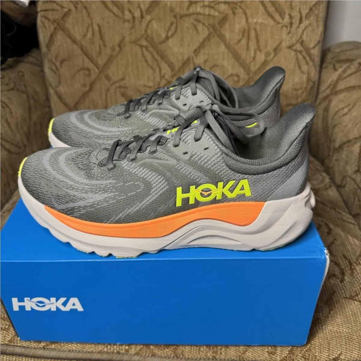 Hoka One One Arahi 8 Mens 9D Shoes Gray 1168690 Ahlt Running Sneaker Gym Walking