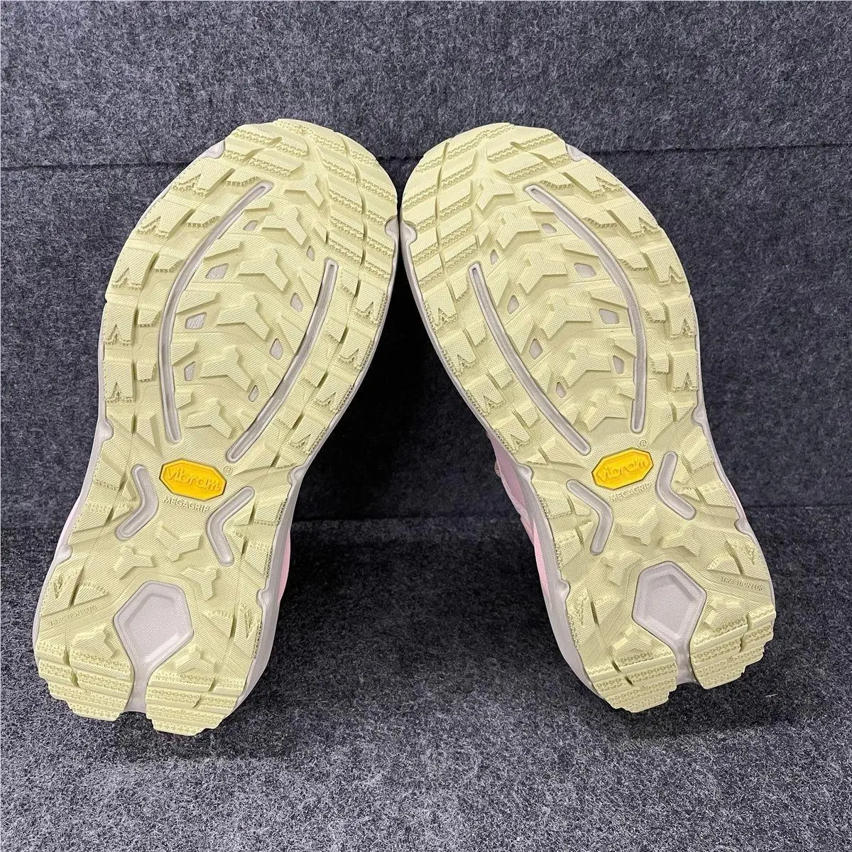 Hoka shoes - VS197153 - vs-197153 - Pink (UPC: 198605175602) 1