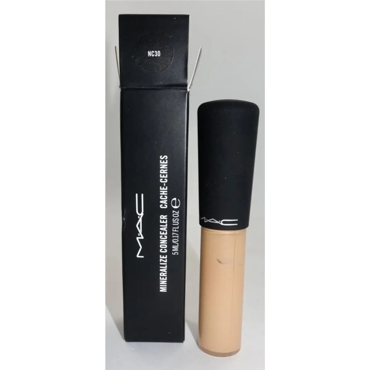 Mac Mineralize Concealer Cache-cernes NC30 .17 oz/5 ml