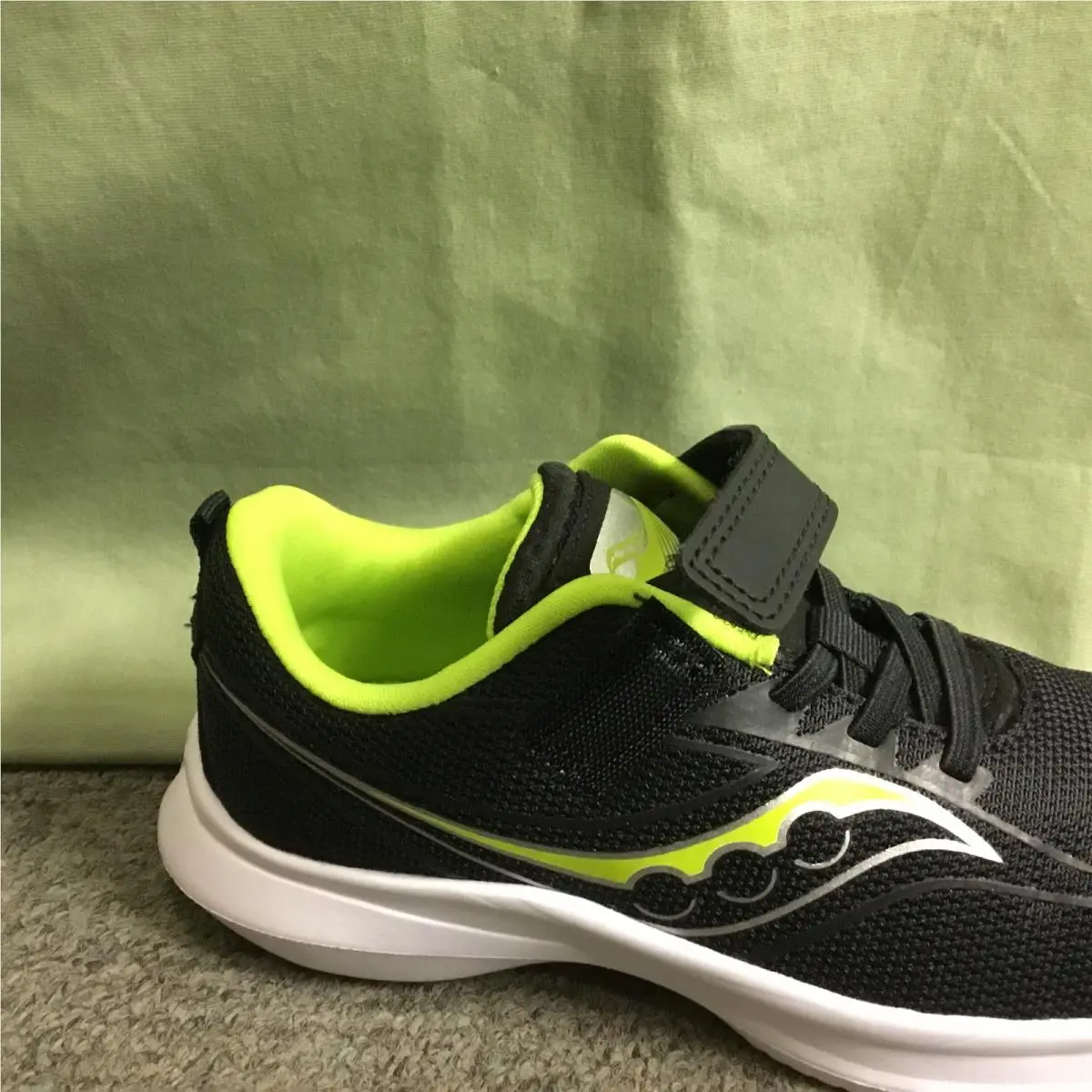 Saucony shoes - Black 5