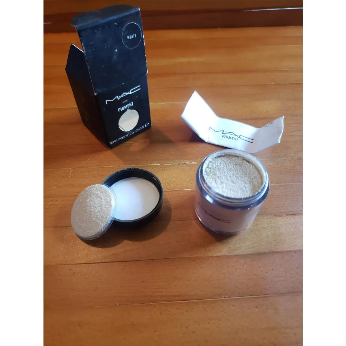 Mac Pigment White Htf Rare 26 oz / 7.5 g Shimmer Glitter Glow Eyeshadow