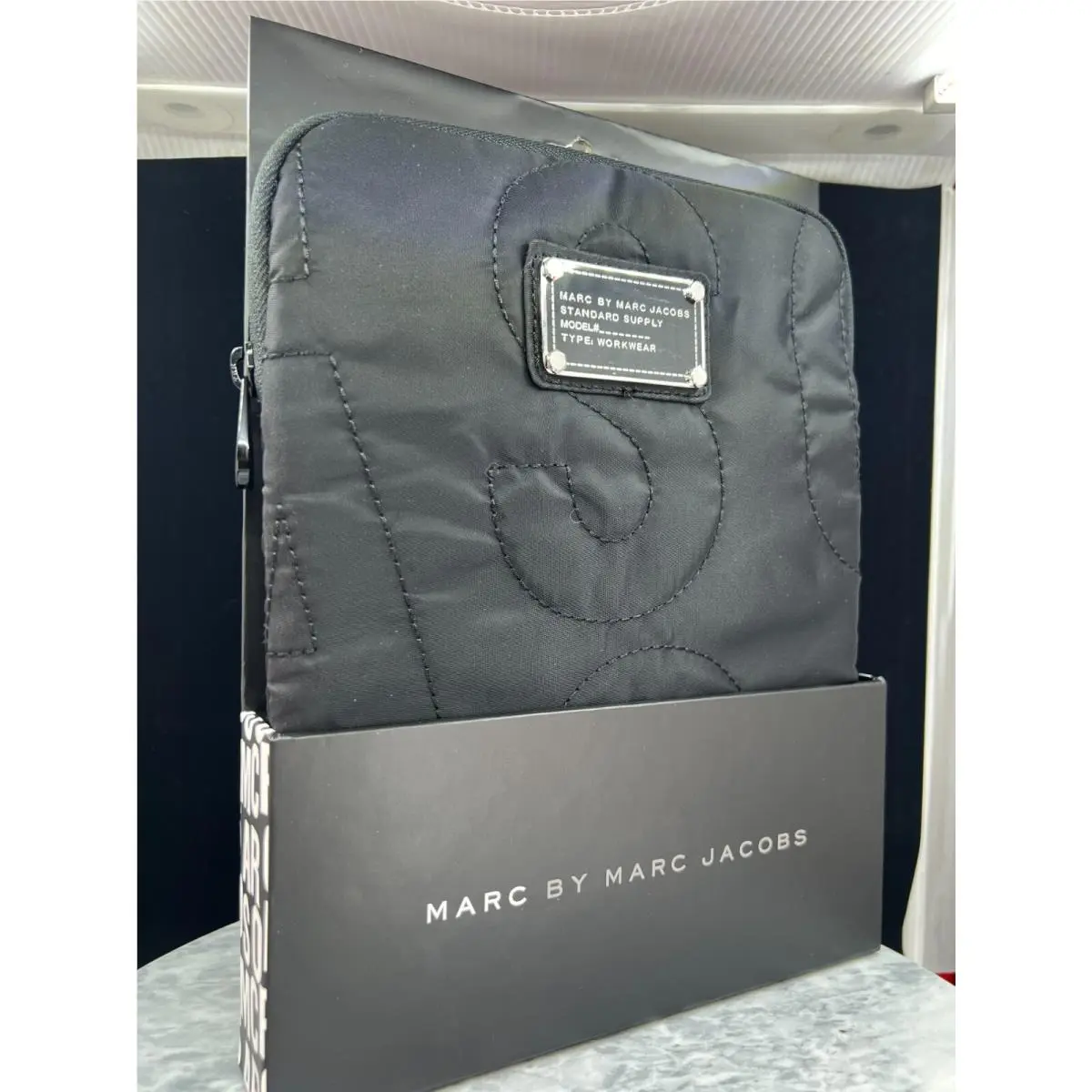 Marc by Marc Jacobs Standard Supply Workwear - 20cm W x 26.5cm H x 2.5cm D