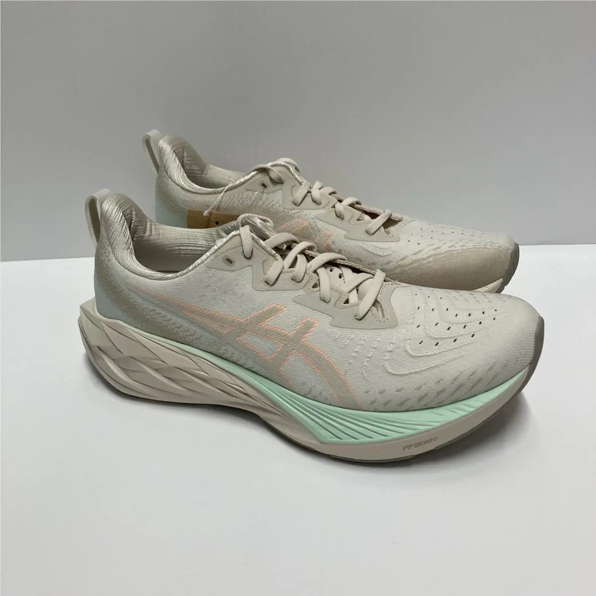 Size 12 - Asics Novablast 4 Women’s Oatmeal Moonrock / Fit Men’s 10.5