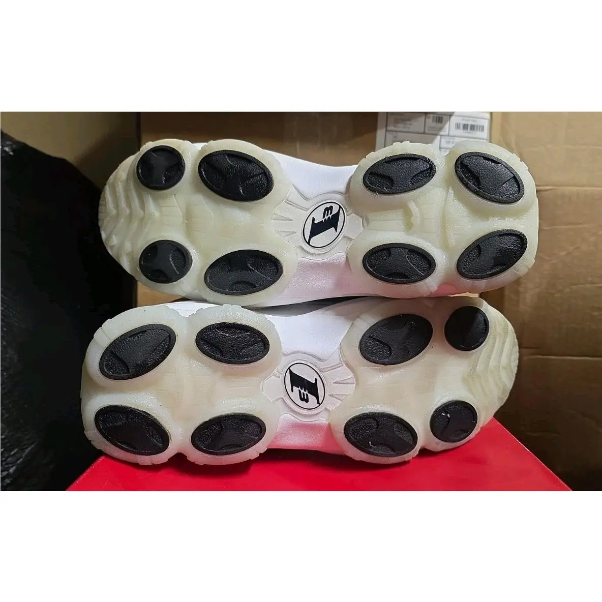 Reebok shoes - Reebok Iverson Legacy - Iverson Legacy - CN8222 - Black 3