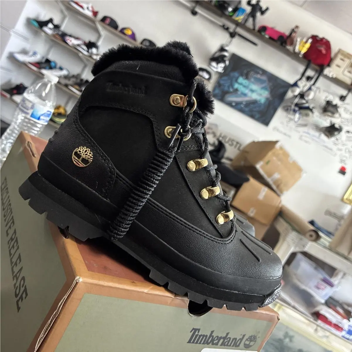 Timberland Kids` Euro Hiker Shell Toe Blackout TB0A2N3H001 SZ 4Y DS OG Box
