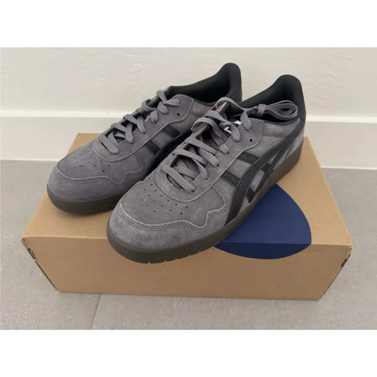 Asics Japan Pro Carbon / Graphite Grey 1203B203-020 Size 11 Men / 12.5 Women