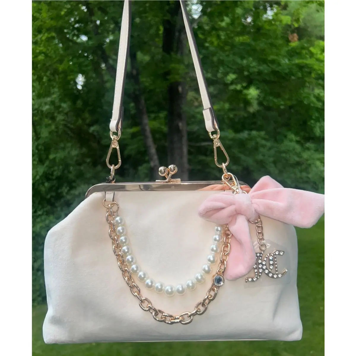 Juicy Couture Fashion Items Haus Frame Clutch Shoulder Bag Soft White