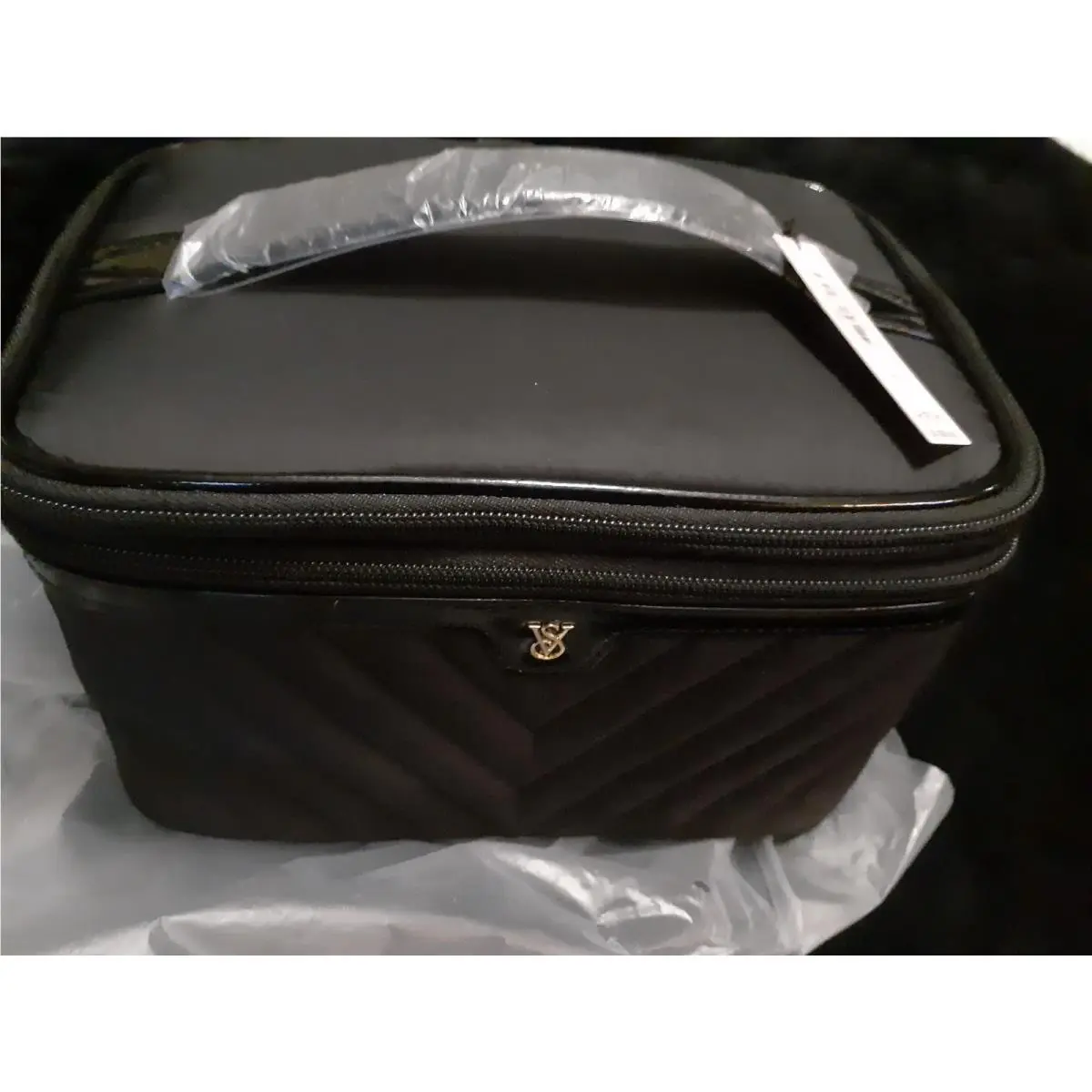 Nip/nwt Victoria Secret Train V-quilt Black