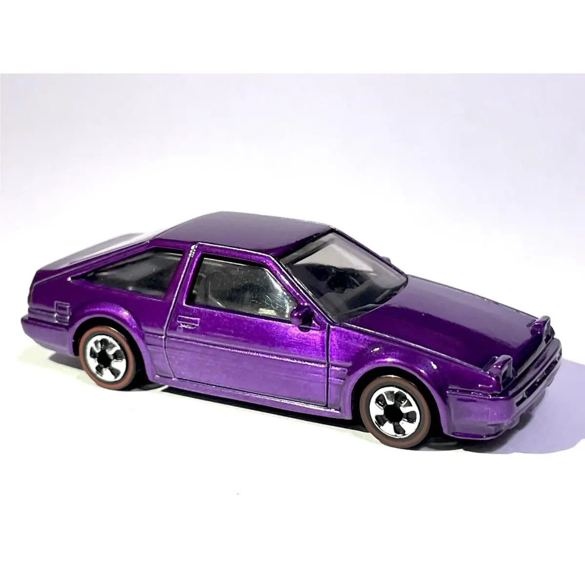Hot Wheels Custom Made Redline Toyota AE ‘86 Sprinter Trueno Candy Purple