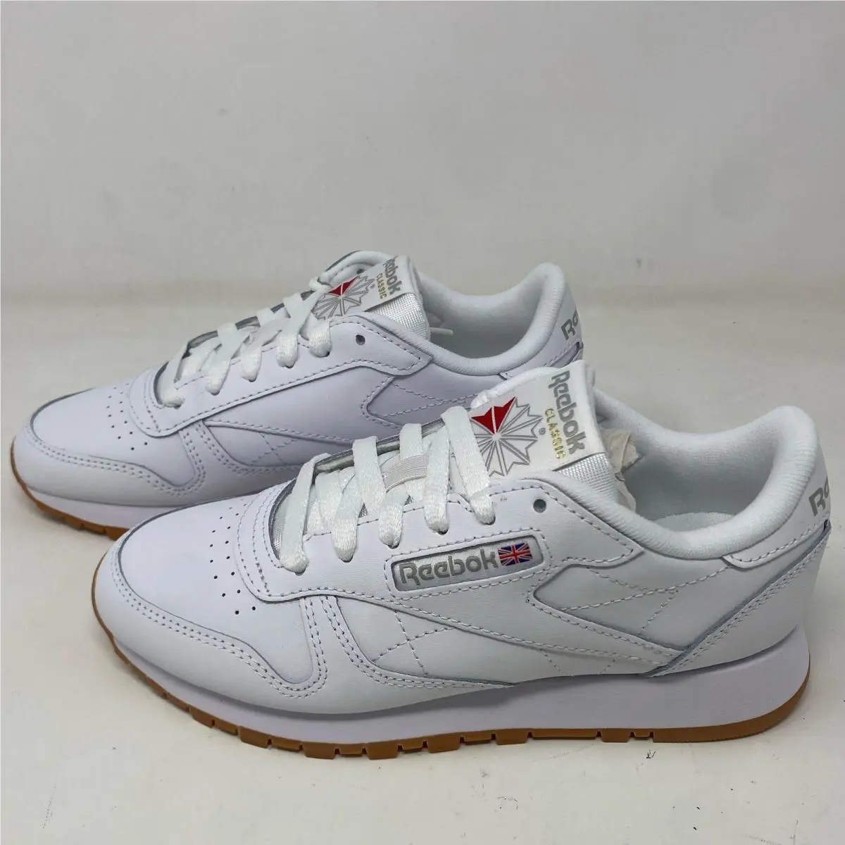 Reebok shoes - White (UPC: 0195733846817) 0