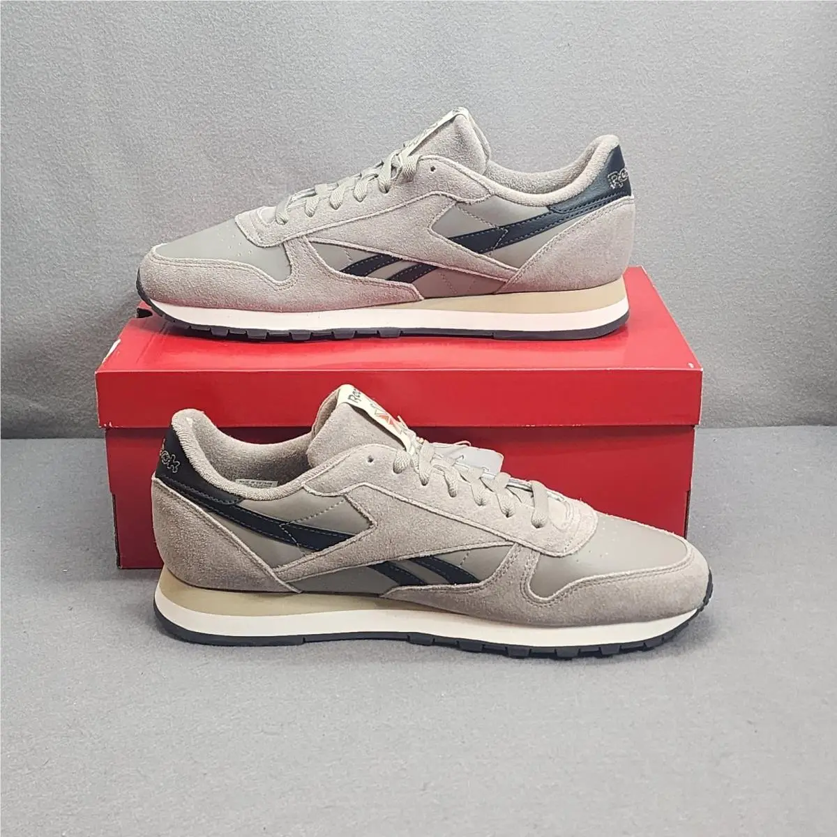 Reebok Classic Leather Grey Black Red Suede Retro Running Shoes Mens 13