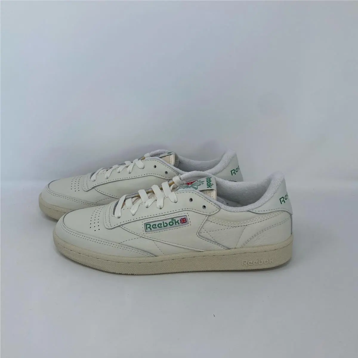 Reebok shoes - Chalk/Green (UPC: 195734111990) 0