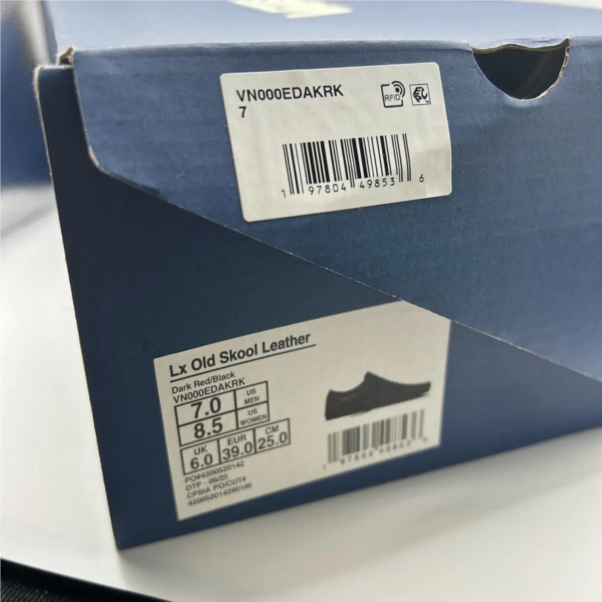 Vans shoes - VANS Old Skool - Old Skool - VN000EDAKRK - Dark Red / Black 9