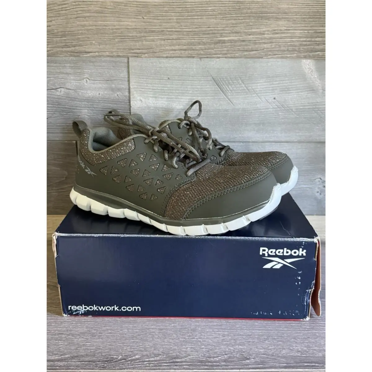 Reebok Sublite Green Steel Toe Oil Slip Resistant Sneaker Work Shoe Women 9W