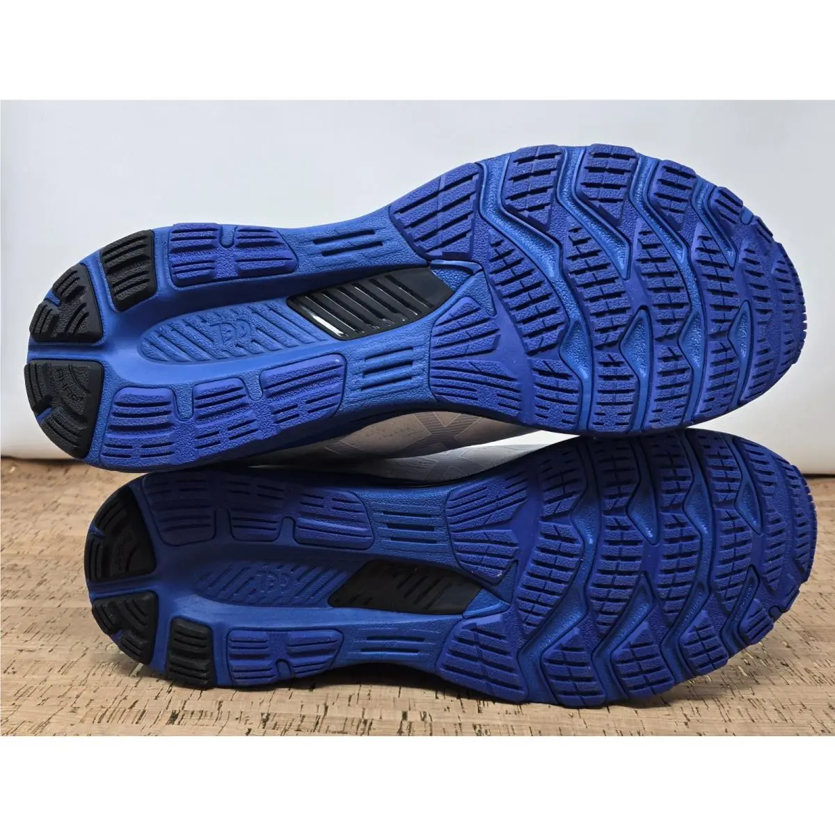 Asics shoes - ASICS GEL-Kayano - 1011B426-100 - White Blue 10