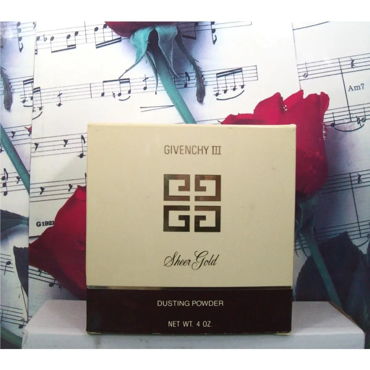 Iii Sheer Gold Dusting Powder 4.0 Oz. . Vintage by Givenchy