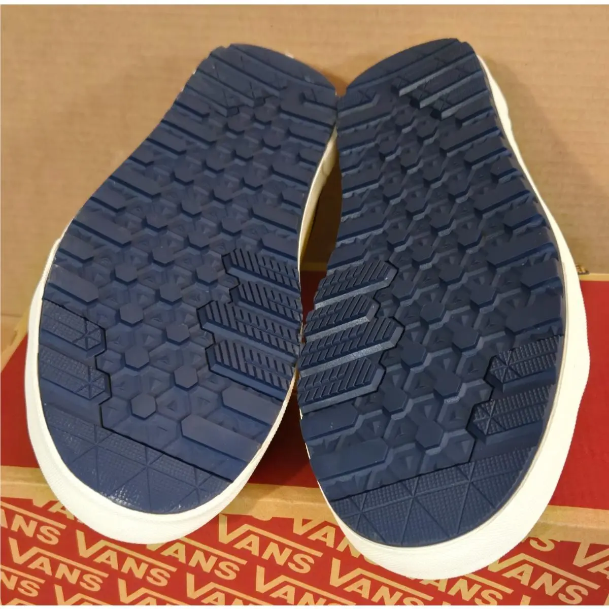 Vans shoes - Varsity Black/Spectra Yellow (UPC: 192828996518) 4