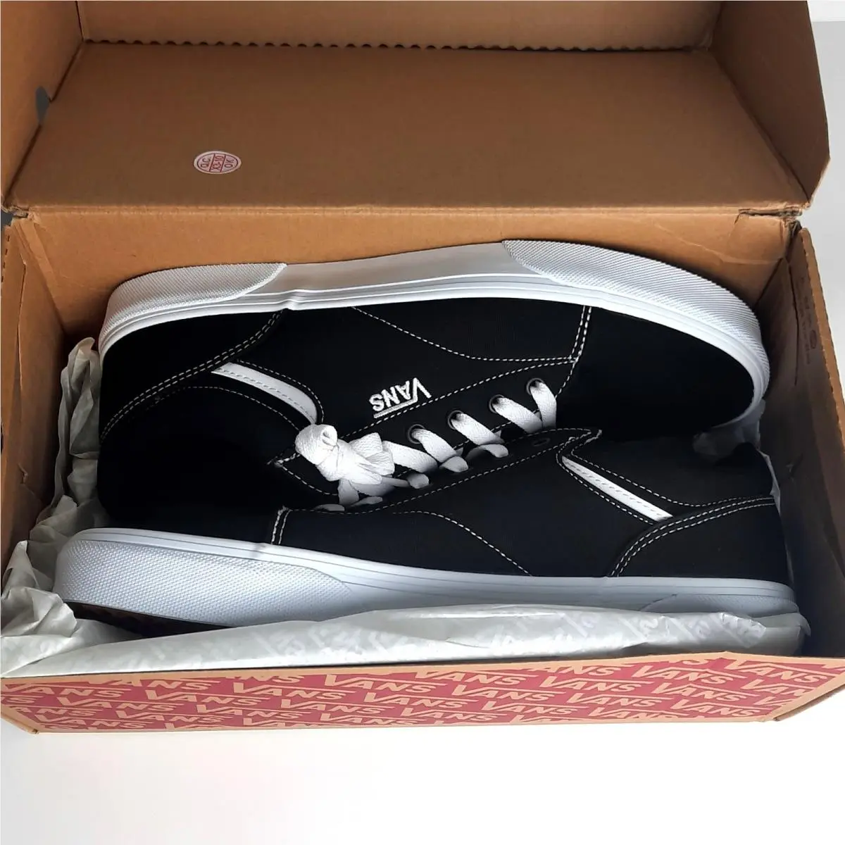 Vans Seldan Canvas Black White Shoes VN0A4TZE187 w/ Box - Men`s Size 10