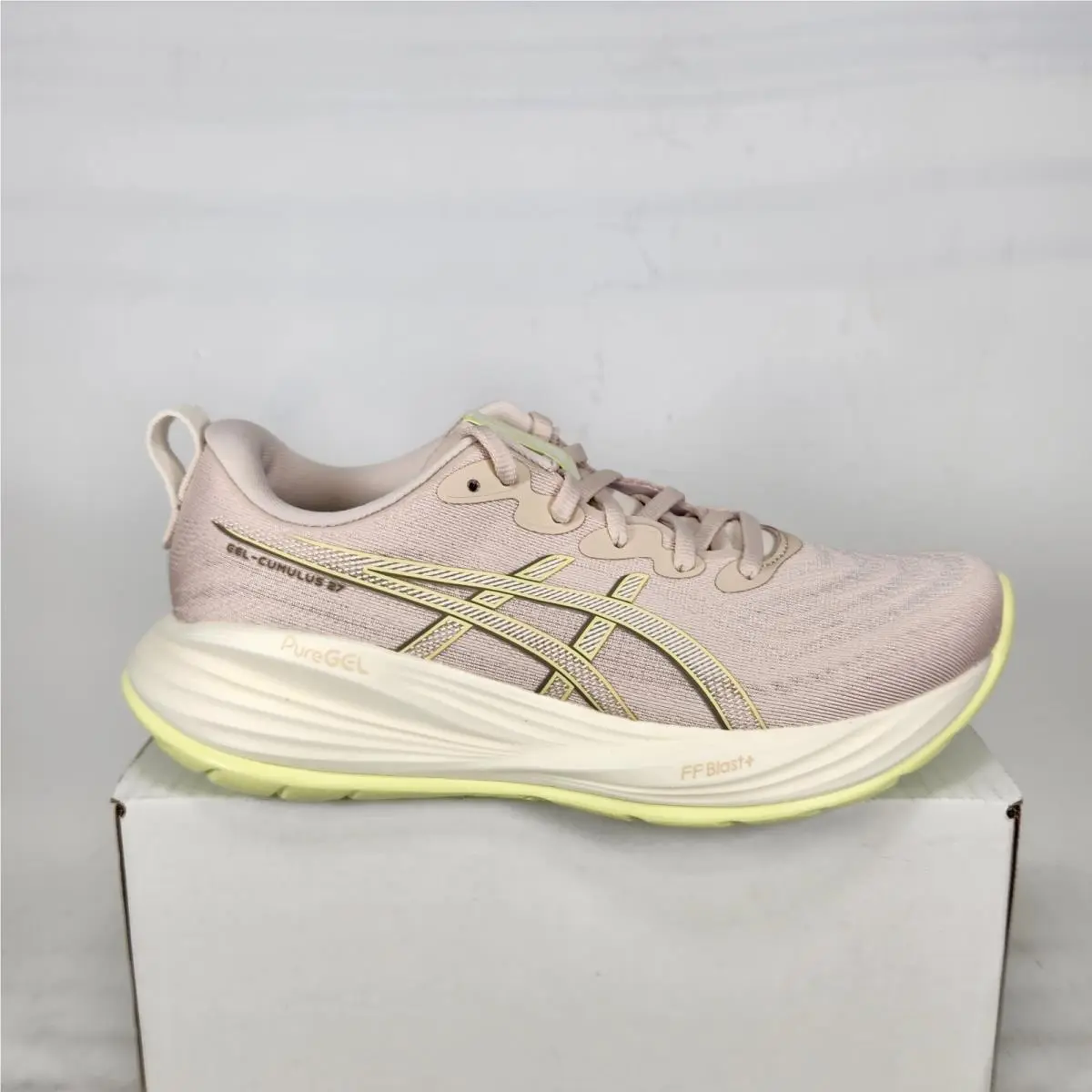 Size 7 - Asics Gel-cumulus 27 - Mineral Beige / Huddle Yellow - Womens