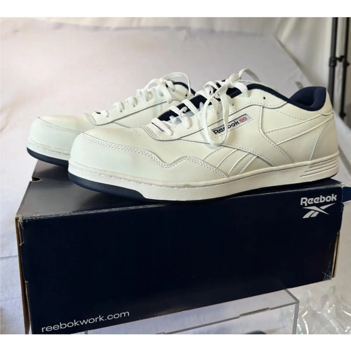 Reebok Men`s Size 15 Club Memt Work Sneakers Classic Slip Resistant Composite