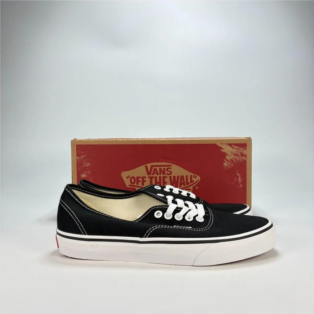 Vans Black Canvas Classic Low Top Skate Sneakers Shoes Women`s Size 9