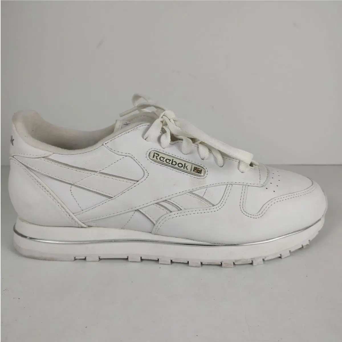 Vtg 90s Reebok Classic Leather Chromed White Sneakers Womens 9.5 OG Box