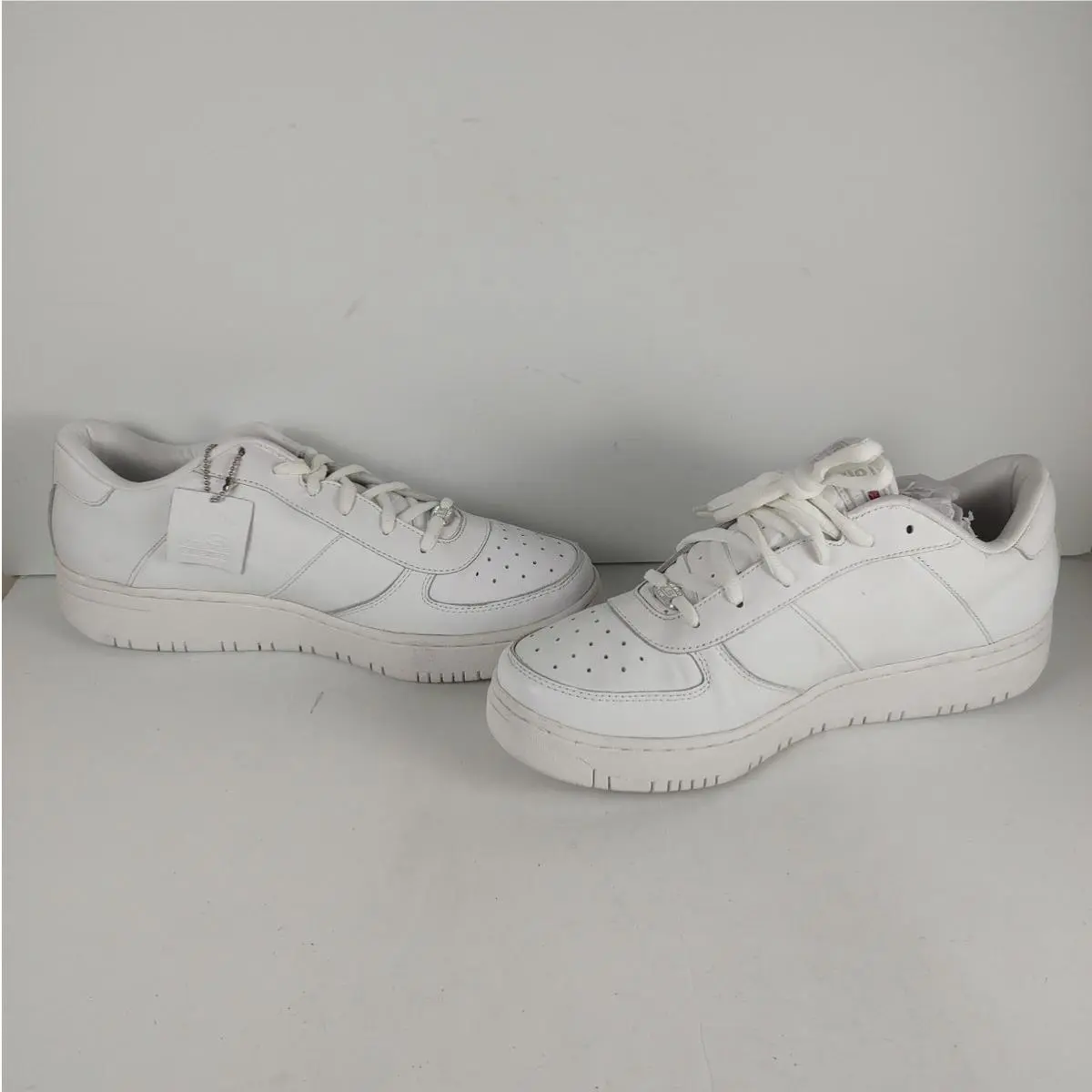 Reebok shoes - White 1