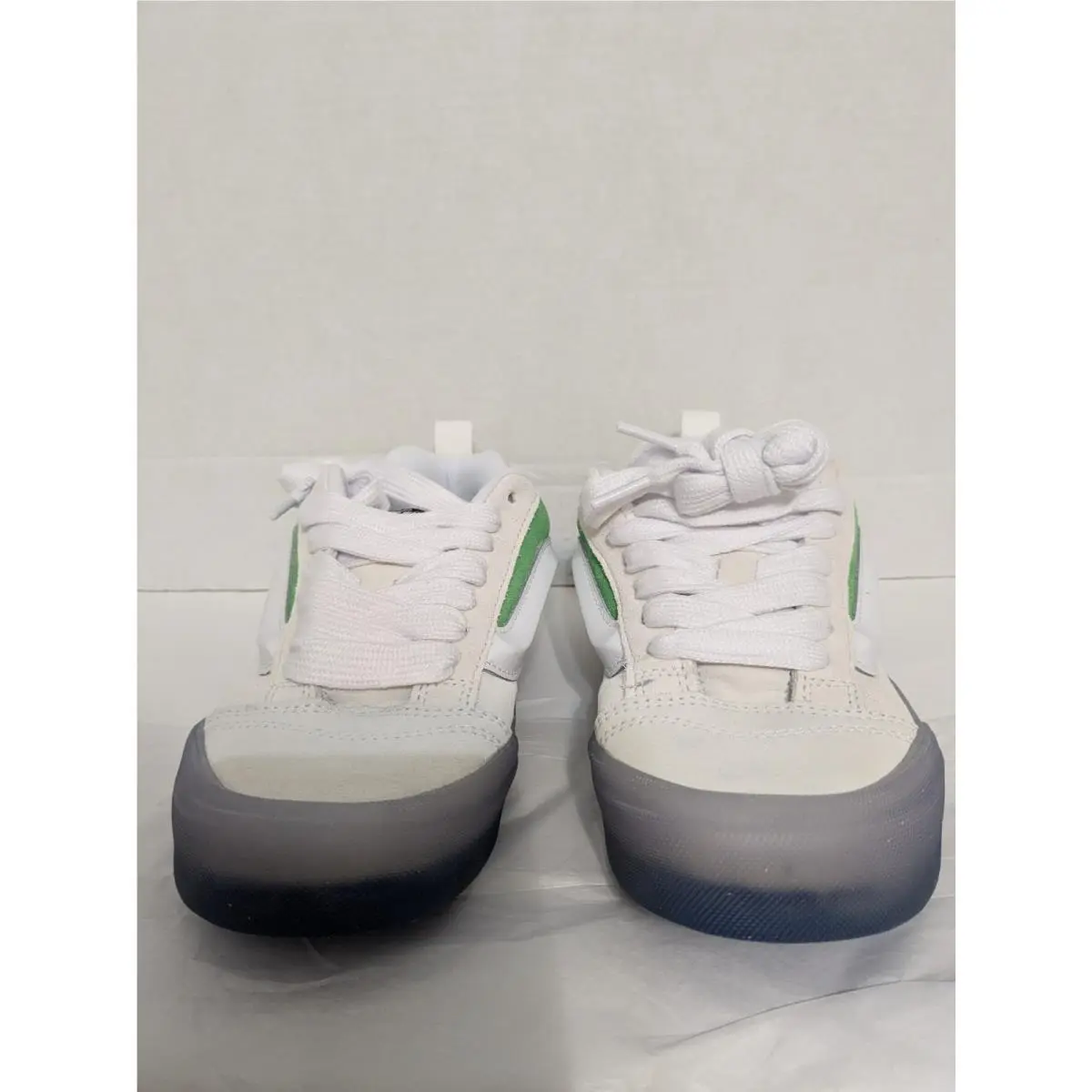 Vans Off The Wall Sneakers Leather White/green sz 8 and 8.5 Women`s