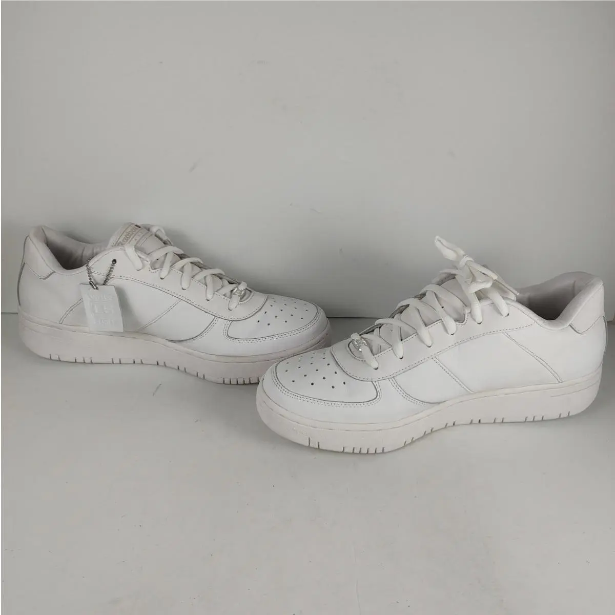 Reebok shoes - White 1