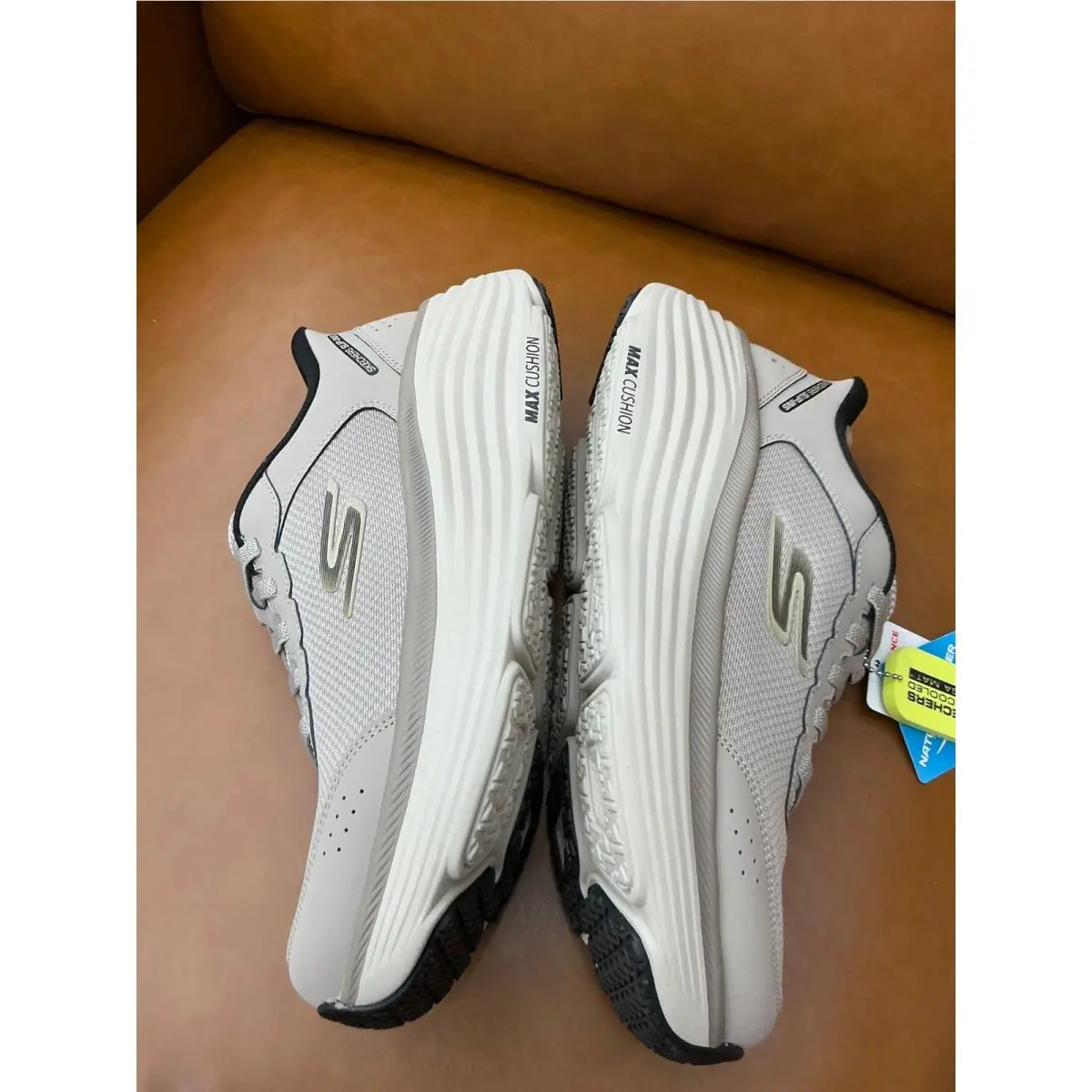 Skechers shoes - Max Cushioning Endeavour - Max Cushioning Endeavour - Gray 4