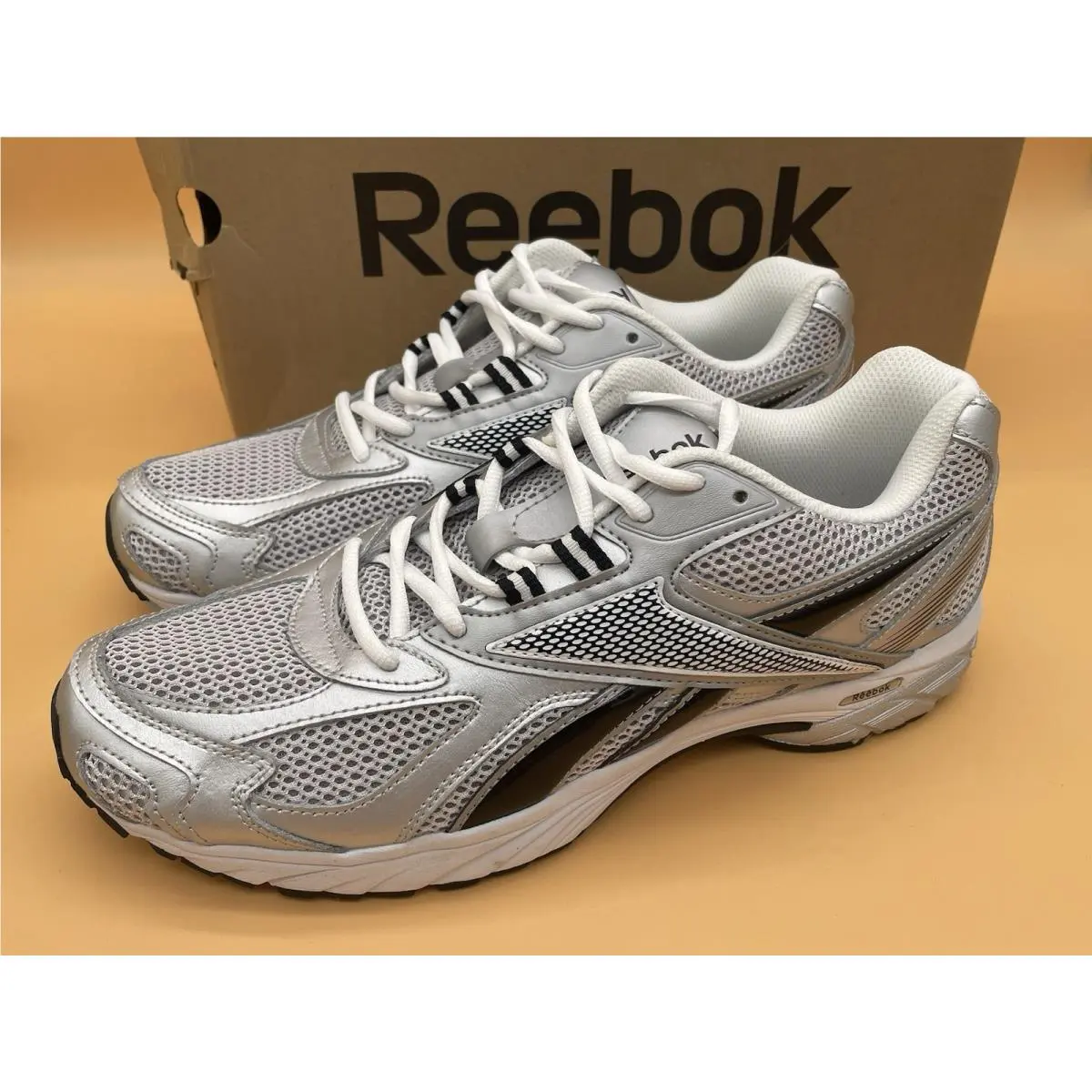 Size 11.5 Reebok Men’s Pheehan Run Running Shoes Silver Black White