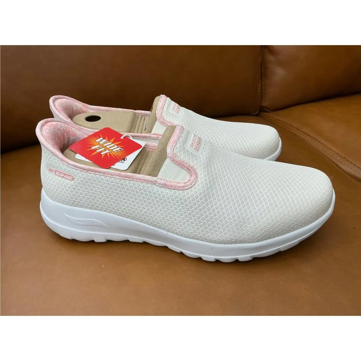 Skechers Go Walk Slip-ins Womens 8.5 Natural Arch Fit Joy Stefanie