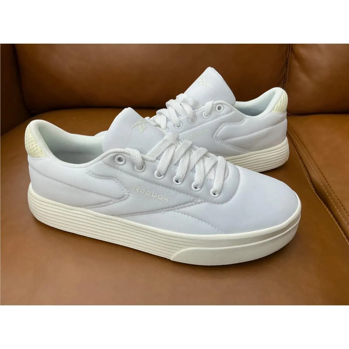Reebok Onlux Casual Sneakers Womens Size 9 White Chalk Excellent Dmx Low Top