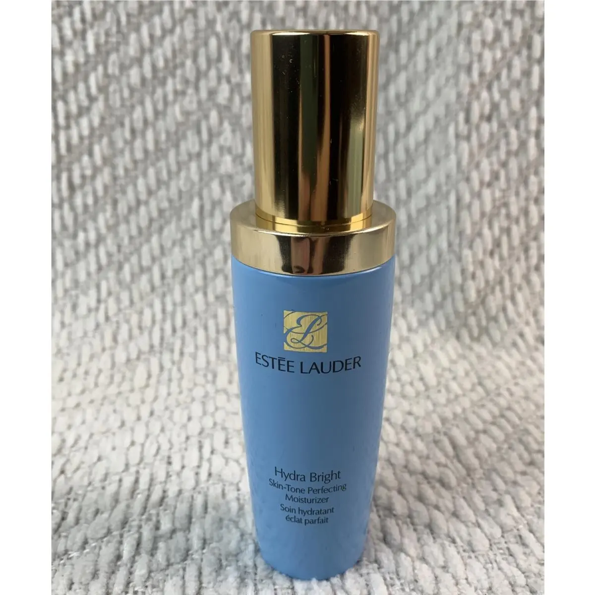 Estee Lauder Hydra Bright Skin-tone Moisterizer - Tall Baby Blue by Estée Lauder