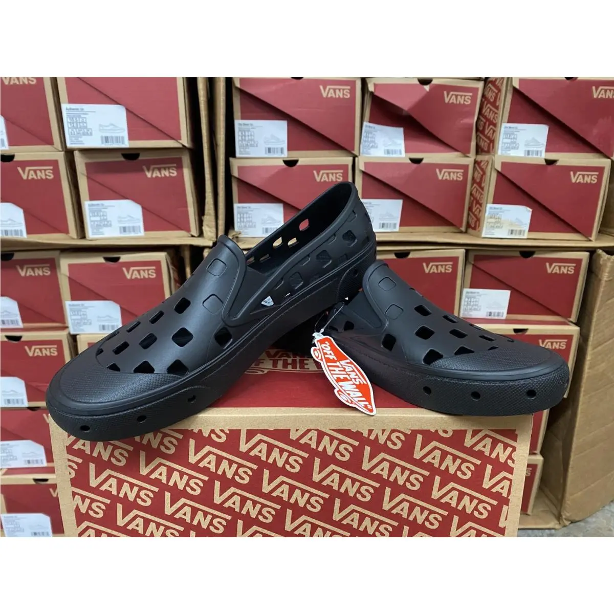 Vans Unisex Trek Slip on US Men 5 Women`s 6.5 VN0A5HF8BLK