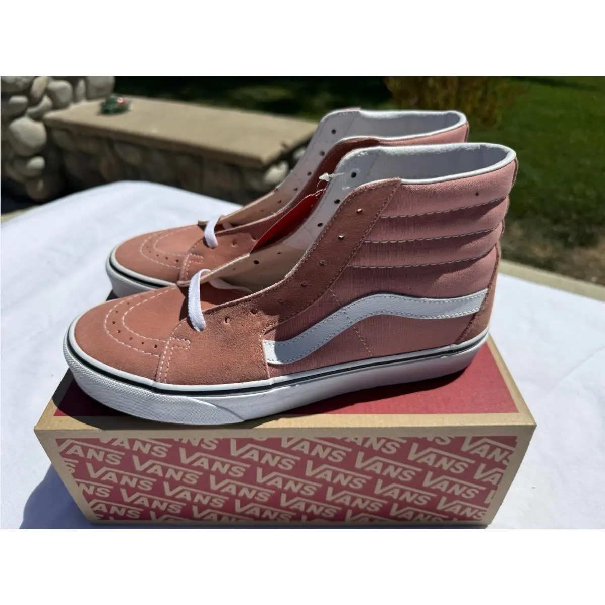 Vans Sk8-Hi Men`s Size 9. Rose Dawn/true White