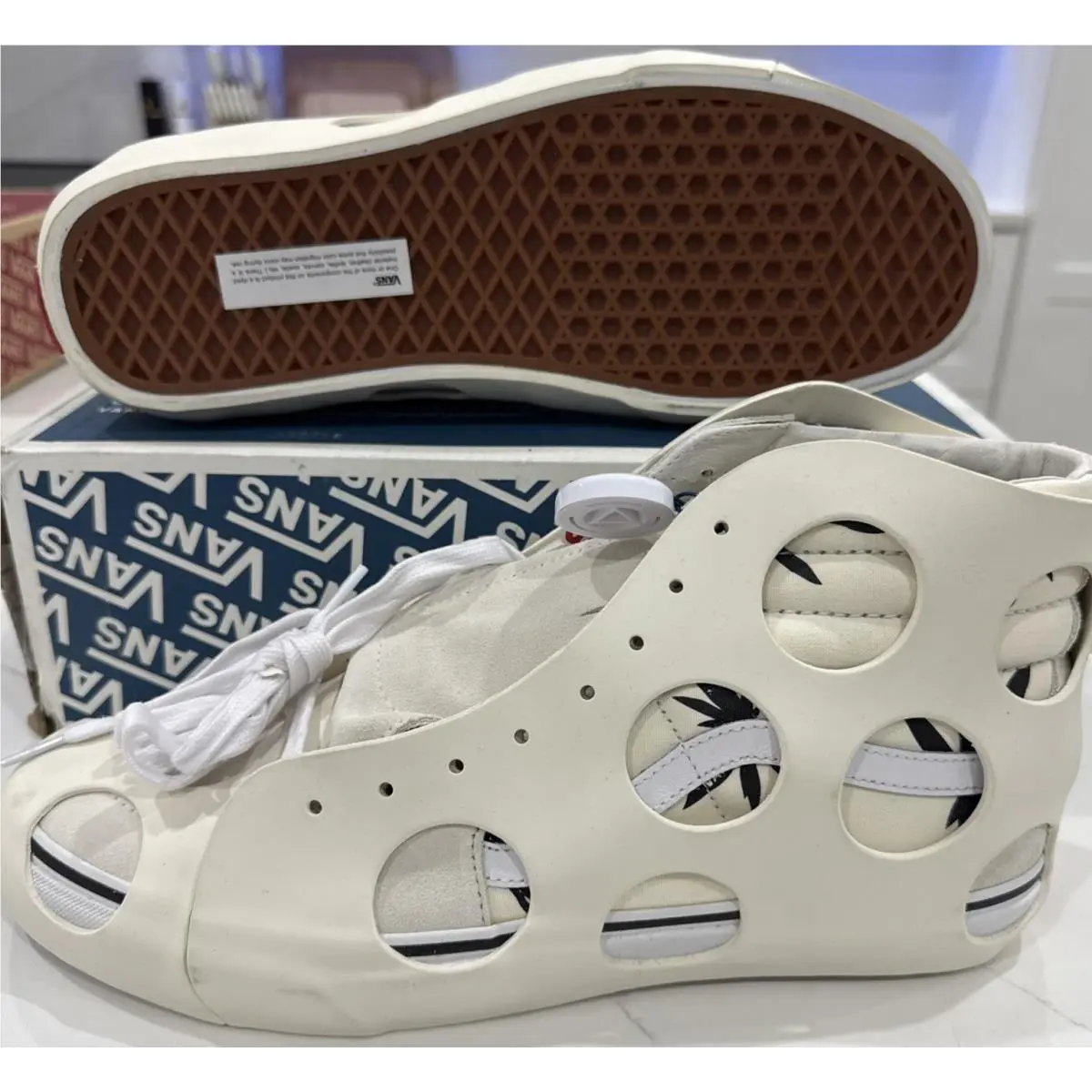 Vans shoes - VANS Sk8-Hi - VN0A5FBW2UH - Marshmallow/True White 3