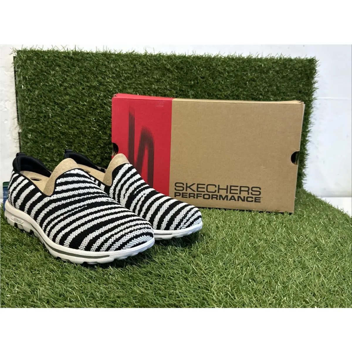 Skechers Gowalk Classic Sporty Slip On Sneakers Stretch Zebra Print Shoes Sz 11