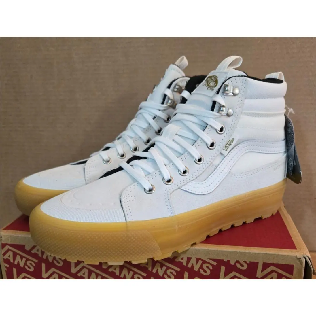 Vans FU Mte SK8-Hi Waterproof Insulated 8 Men/9.5 Women White/gum VN000DAQ9DH