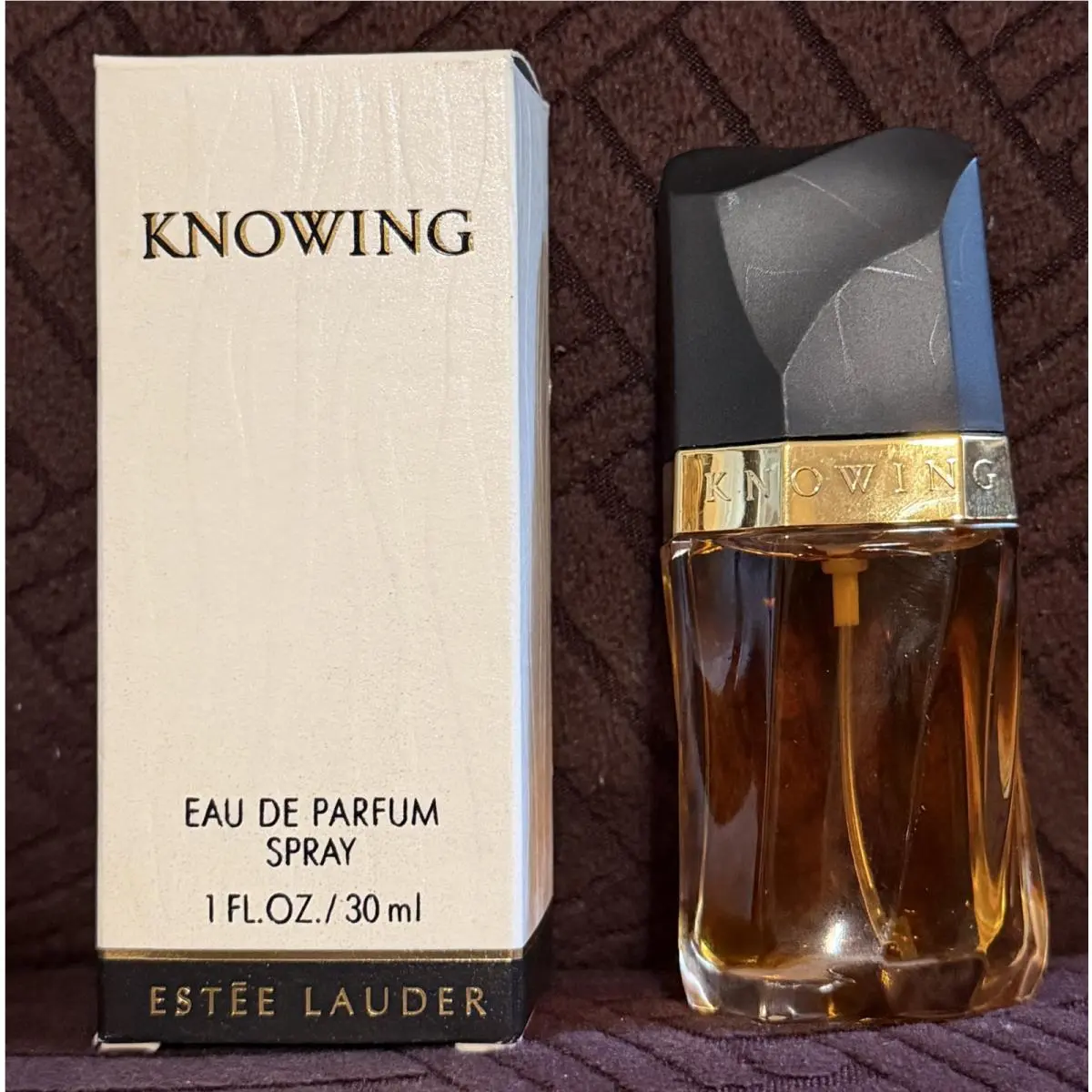 Estee Lauder Knowing Eau De Parfum Spray 1oz Bottle