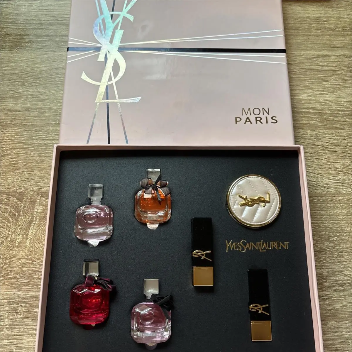 Yves Saint Laurent Mon Paris 7 Piece Mini Perfume Gift Set Le Cushion Lipstick