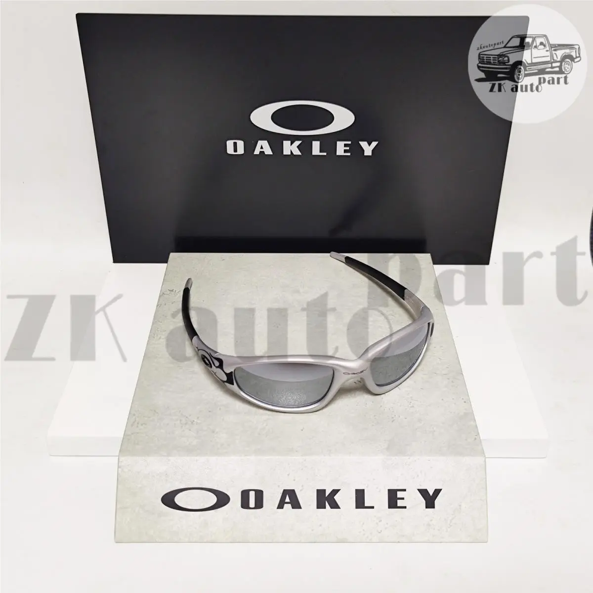Oakley Straight Jacket OO9505 Silver Frames/silver Lenses Sunglasses