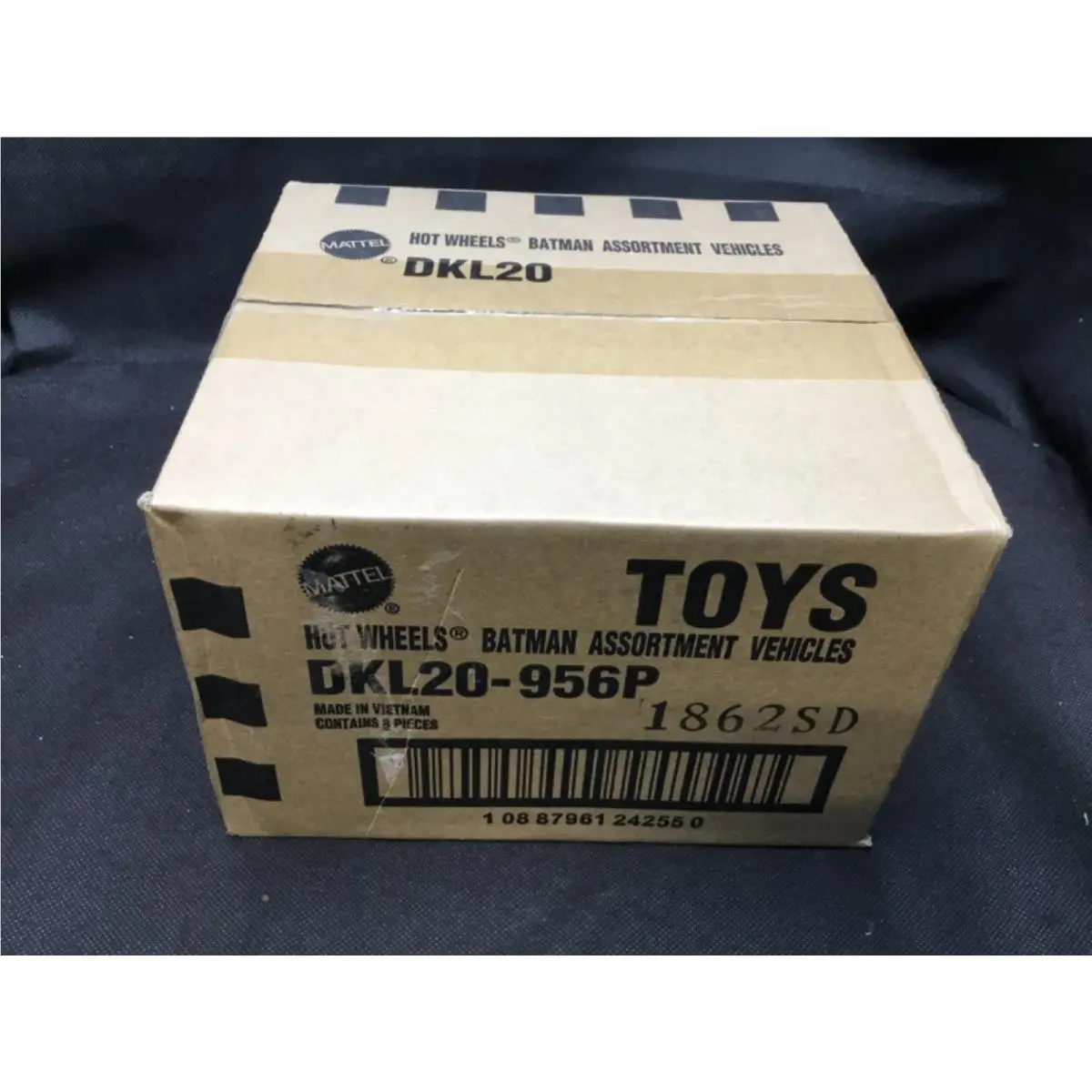 Case Hot Wheels 2015 DC Batman Vehicle Box of 8 Pieces