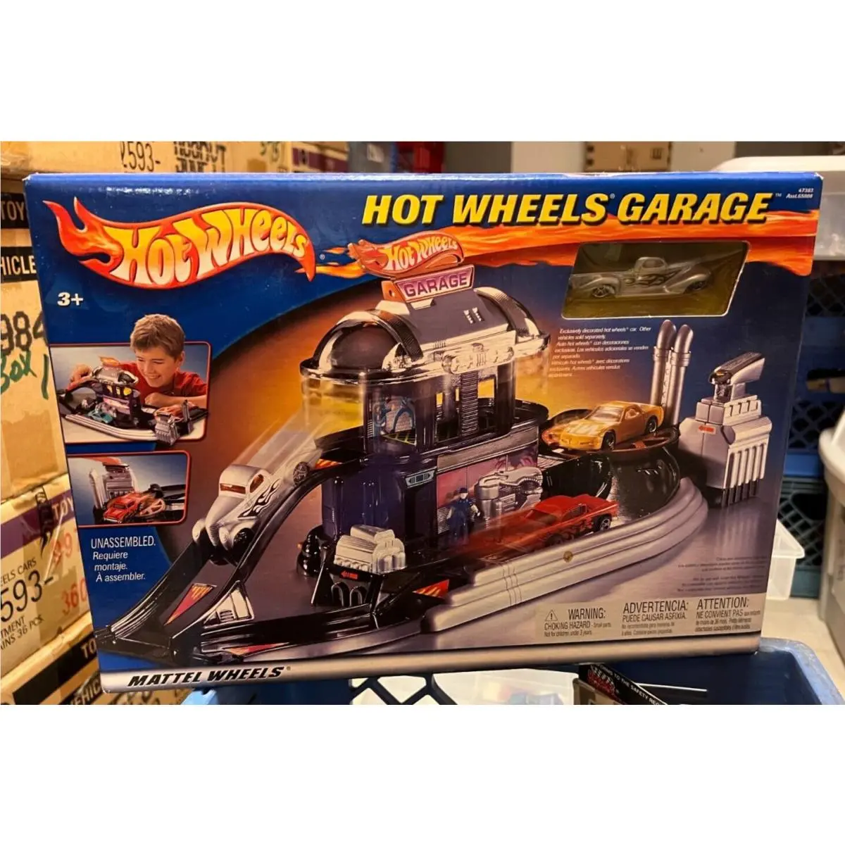 Hot Wheels Garage Set w/ Exclusive Hot Wheels Truck